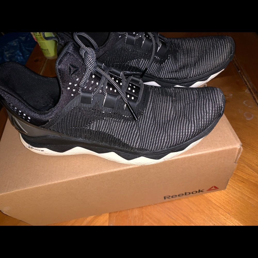 Reebok - Picture 2 of 4